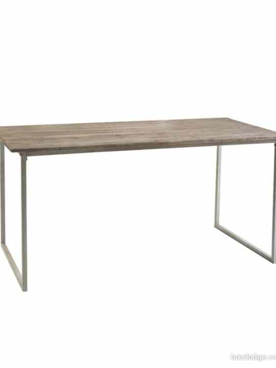 Tavolo Industrial-Chic in Legno di Recupero 
