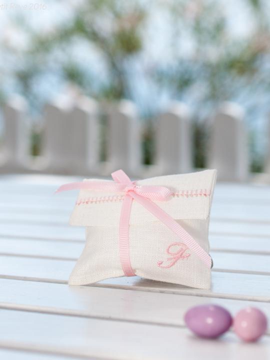 Sacchetto orlo a giorno personalizzato con iniziale 